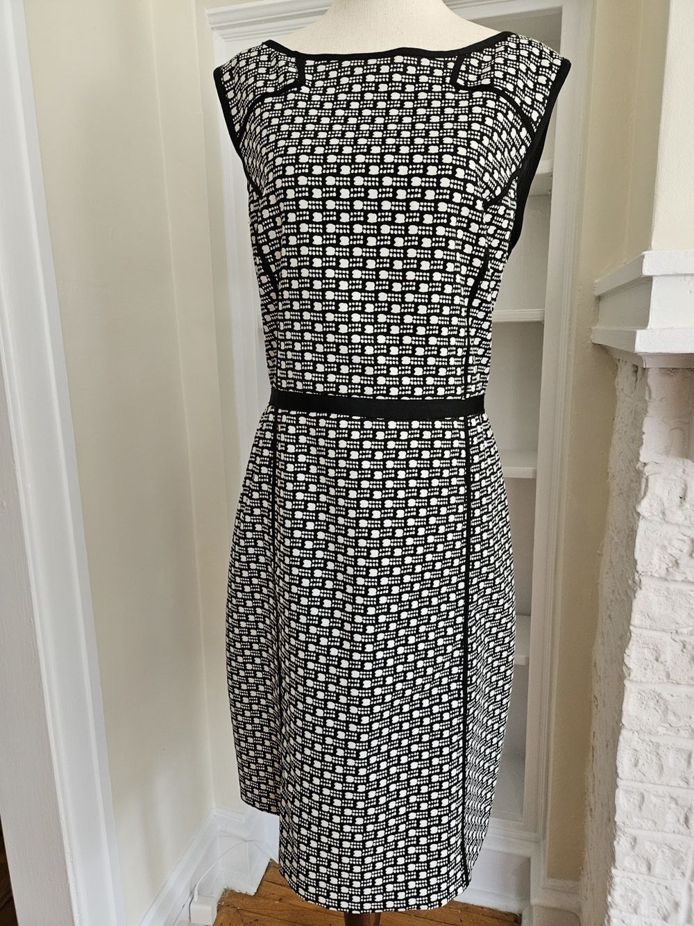 Laundry By Shelli Segal (12) Black and White Patterned Midi Sheath Dress
